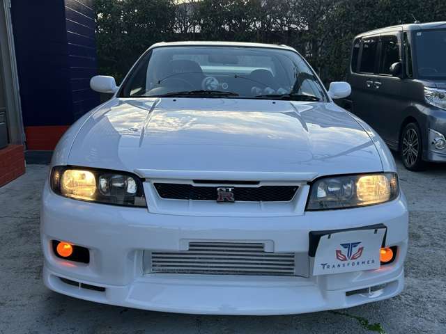 1995 Nissan Skyline Coupe – thumbnail 4