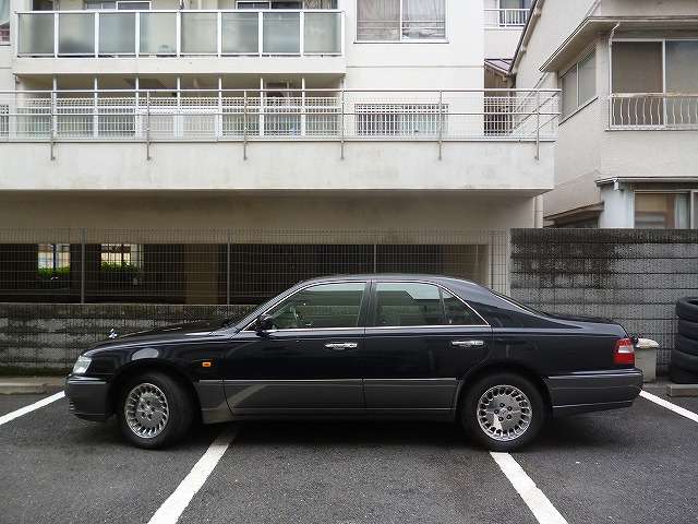 2000 Nissan Cima – thumbnail 2