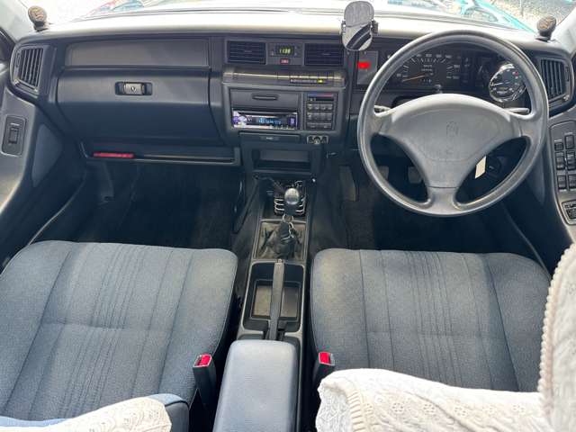 1995 Toyota Crown Sedan – thumbnail 3