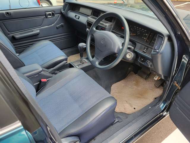 1997 Toyota Crown Van – thumbnail 2