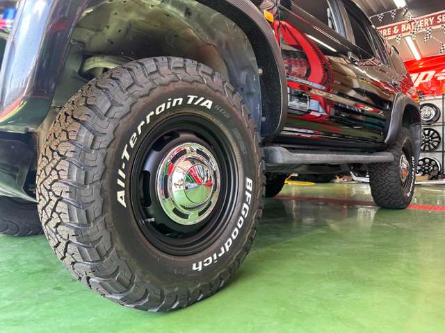 2001 Toyota Hilux Surf – thumbnail 3