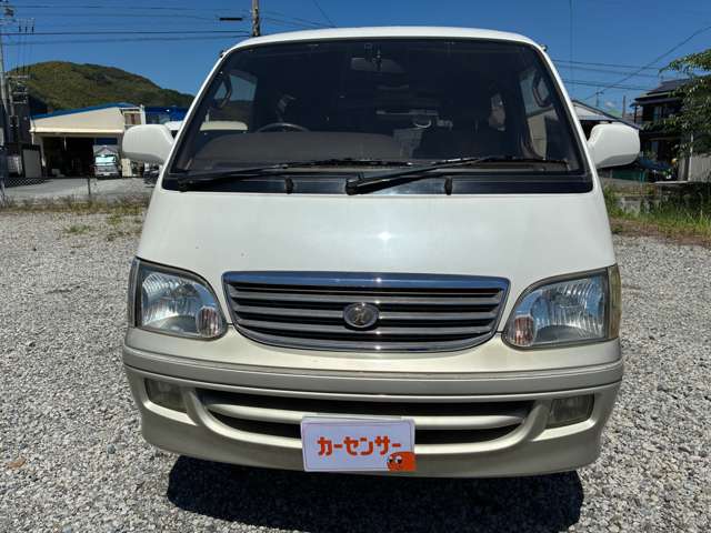 2001 Toyota Hiace – thumbnail 2
