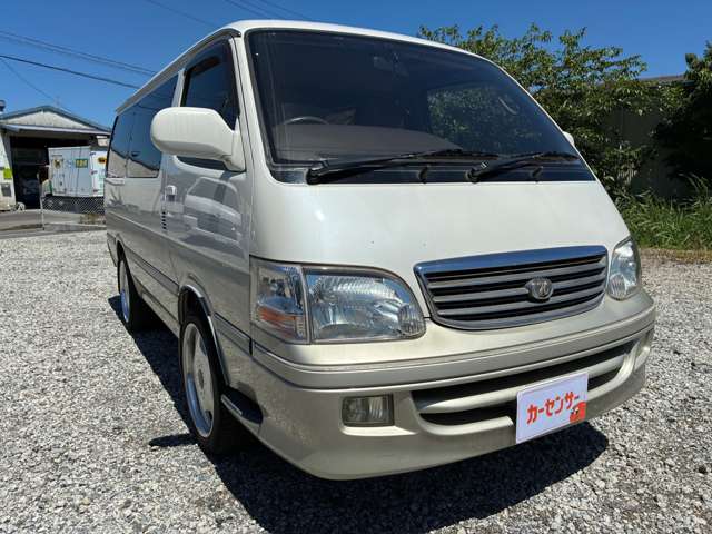 2001 Toyota Hiace – thumbnail 3
