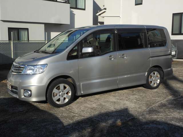2007 Nissan Serena – thumbnail 3