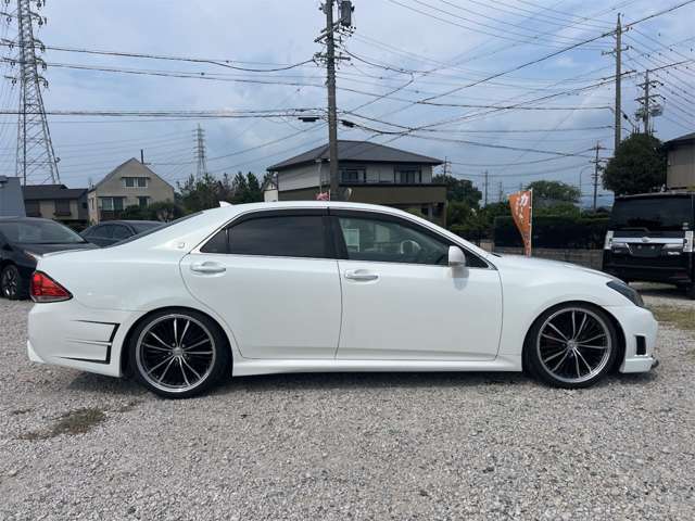 2010 Toyota Crown Athlete – thumbnail 4