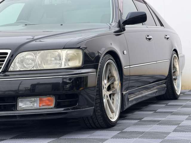 1997 Nissan Cima – thumbnail 4
