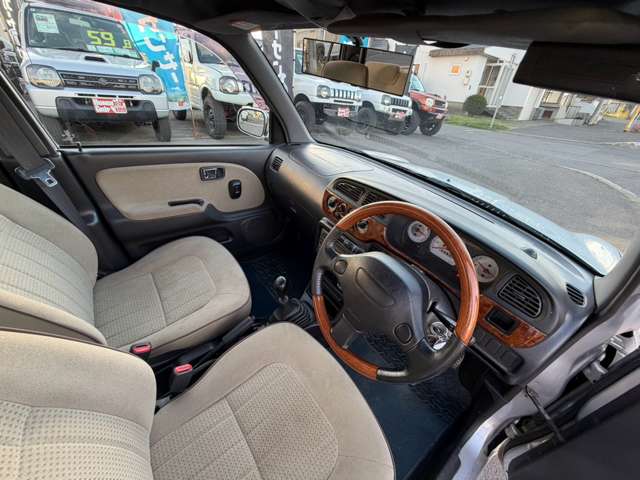2001 Daihatsu Mira Gino – thumbnail 4