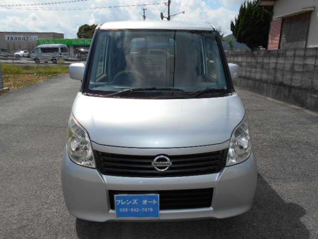 2010 Nissan Roox – thumbnail 2