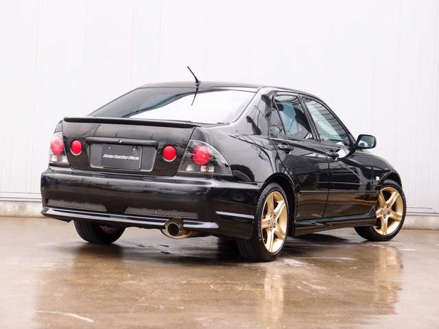 2001 Toyota Altezza – thumbnail 2