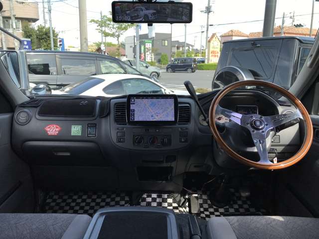 2005 Nissan Caravan – thumbnail 3