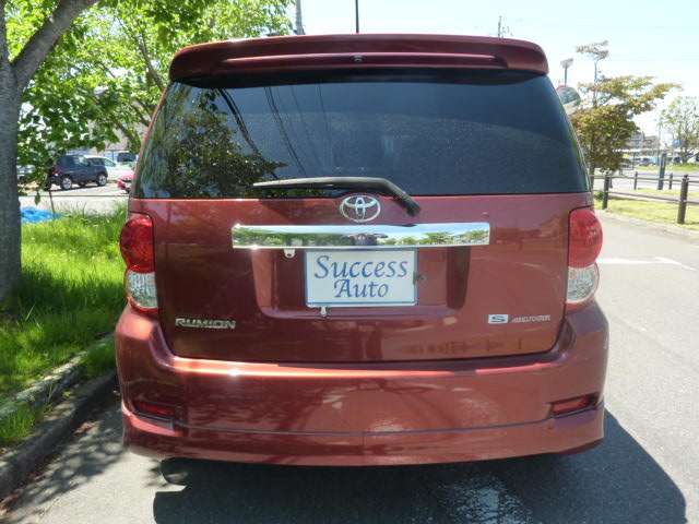 2008 Toyota Corolla Rumion – thumbnail 4