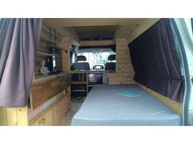 2009 Nissan Caravan Coach – thumbnail 4
