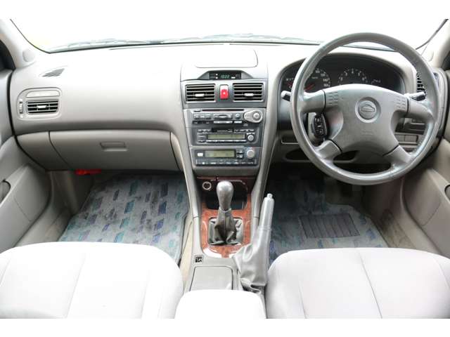 1999 Nissan Cefiro – thumbnail 2