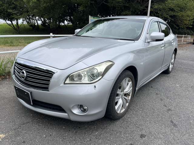 2010 Nissan Fuga – thumbnail 3