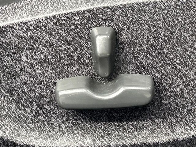 2010 Subaru Impreza Hatchback STI – thumbnail 4