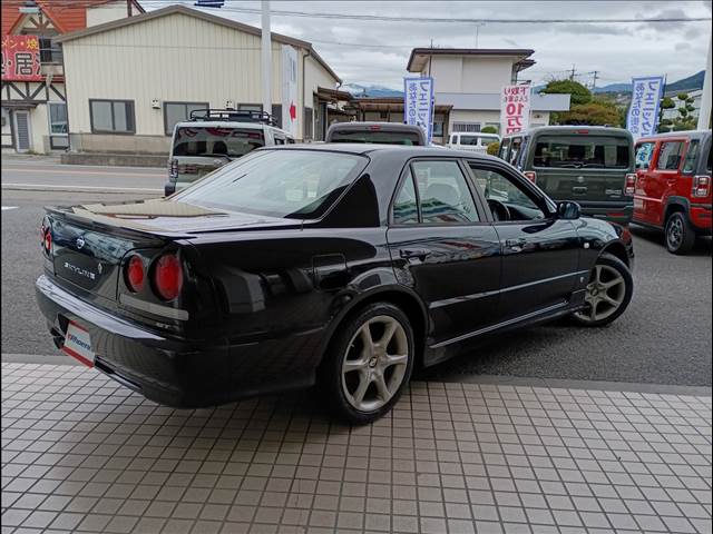2001 Nissan Skyline – thumbnail 3