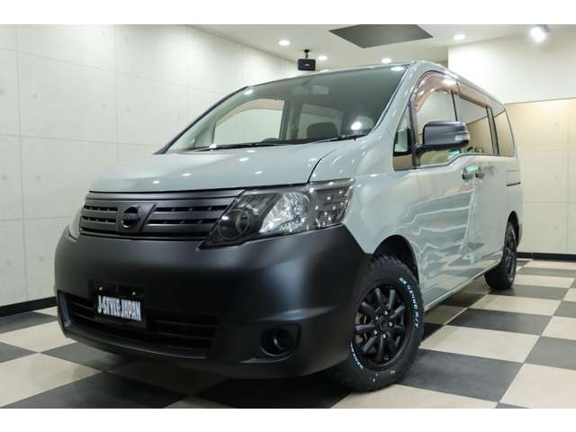 2010 Nissan Serena – thumbnail 4