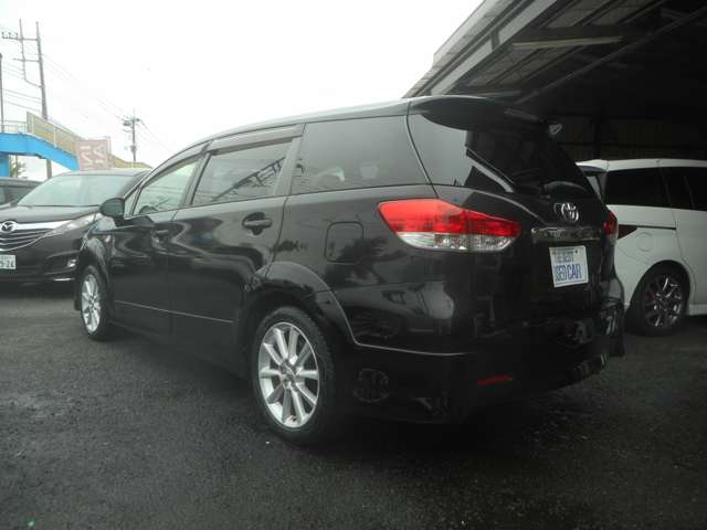 2010 Toyota Wish – thumbnail 4