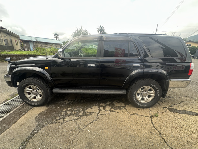 2001 Toyota Hilux Surf – thumbnail 4