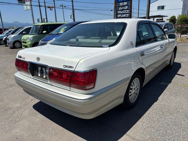 2003 Toyota Crown Royal – thumbnail 4