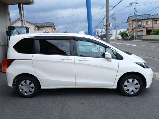 2009 Honda Freed – thumbnail 2