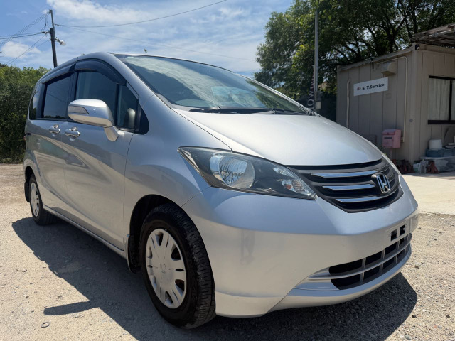 2009 Honda Freed – thumbnail 2