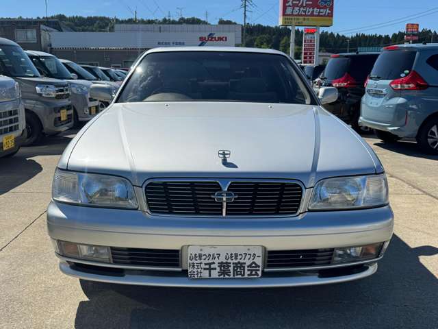 1997 Nissan Gloria – thumbnail 2