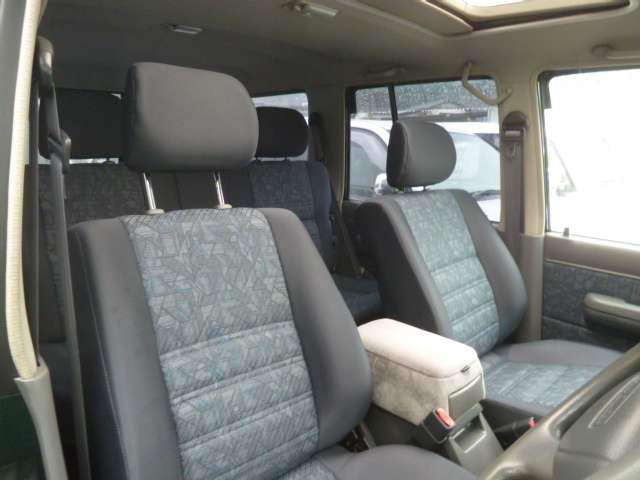 2004 Toyota Land Cruiser 70 – thumbnail 4