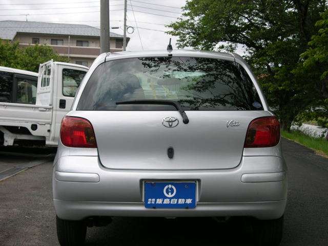 2003 Toyota Vitz – thumbnail 3