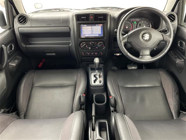 2010 Suzuki Jimny – thumbnail 4