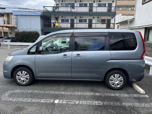 2009 Nissan Serena – thumbnail 4