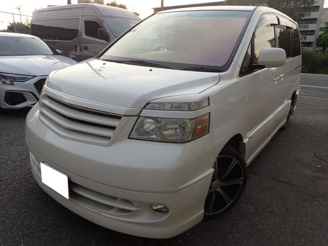2005 Toyota Voxy – thumbnail 3