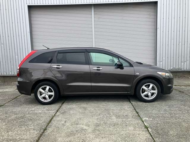 2007 Honda Stream – thumbnail 4