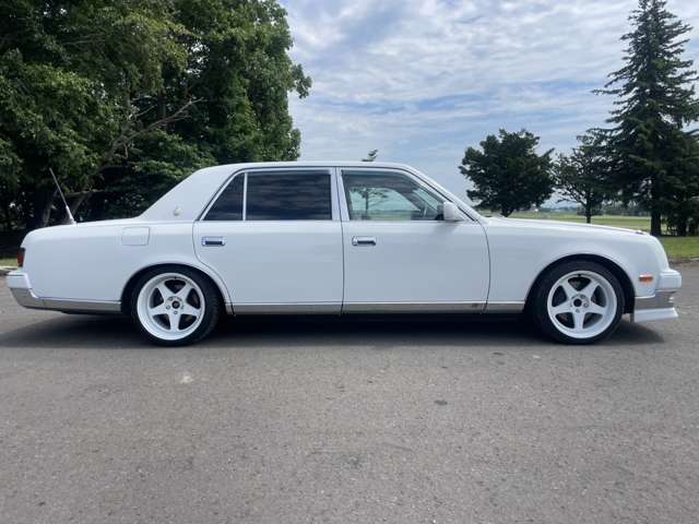 1997 Toyota Century – thumbnail 4