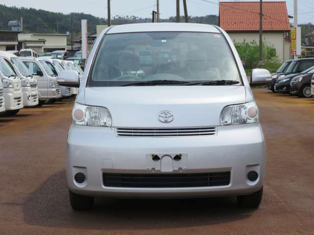 2008 Toyota Porte – thumbnail 2