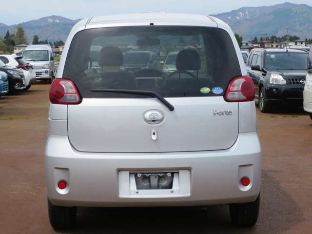 2008 Toyota Porte – thumbnail 4