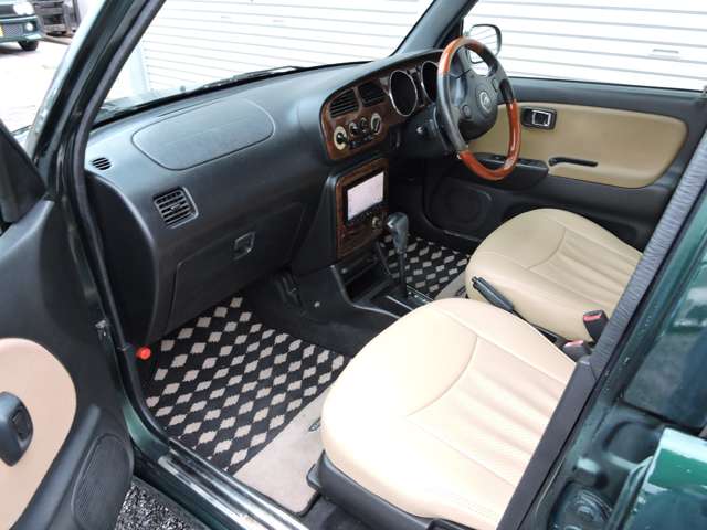2003 Daihatsu Mira Gino – thumbnail 2