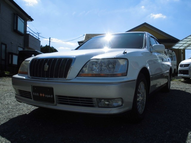 2001 Toyota Crown Majesta