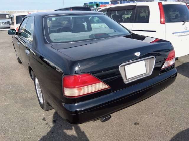 1997 Nissan Cedric – thumbnail 2