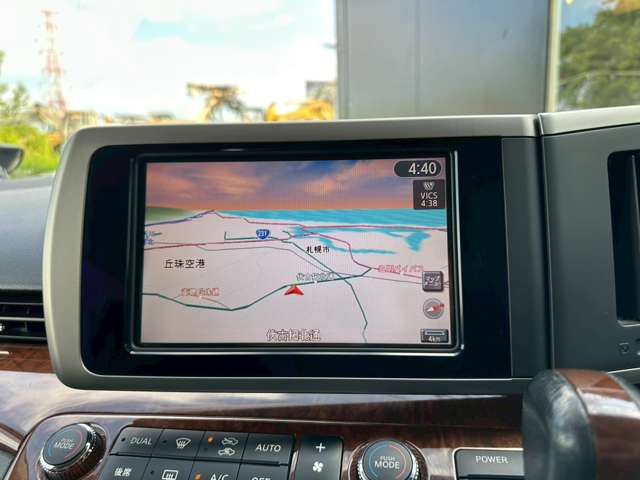2010 Nissan Elgrand – thumbnail 4