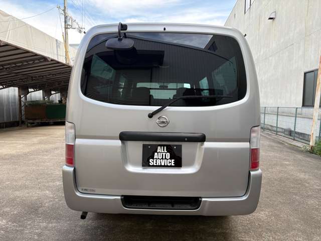 2002 Nissan Caravan – thumbnail 4