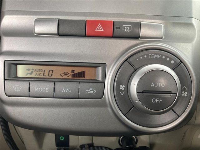 2011 Daihatsu Tanto – thumbnail 3