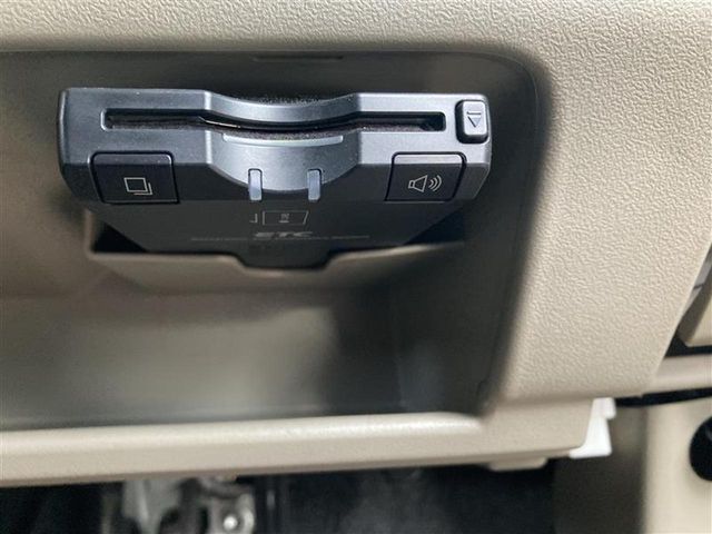 2011 Daihatsu Tanto – thumbnail 4