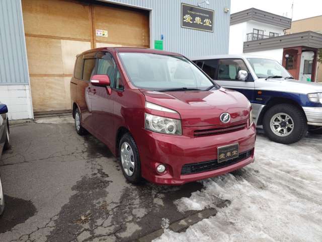 2009 Toyota Voxy – thumbnail 4