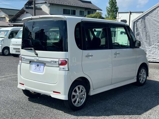 2008 Daihatsu Tanto – thumbnail 4