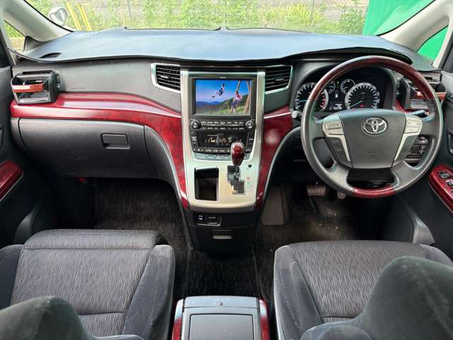 2008 Toyota Alphard – thumbnail 4