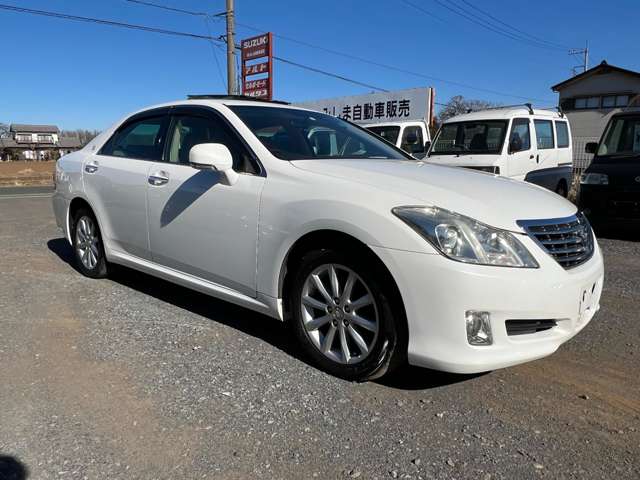 2009 Toyota Crown Royal – thumbnail 3
