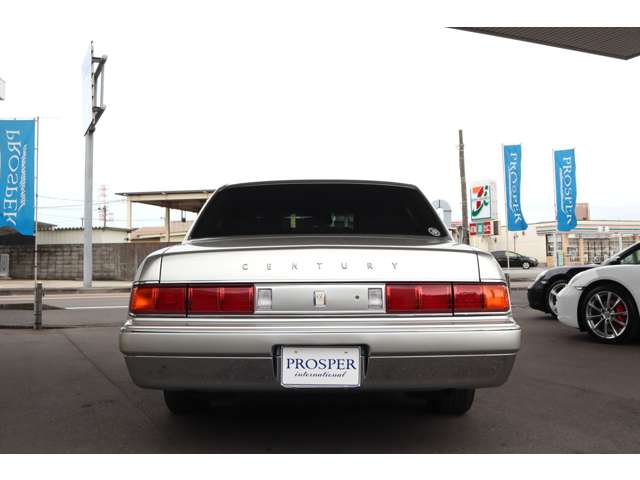 2006 Toyota Century – thumbnail 3