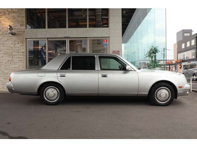 2006 Toyota Century – thumbnail 4