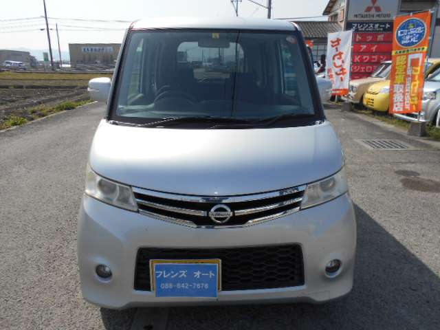 2010 Nissan Roox – thumbnail 2